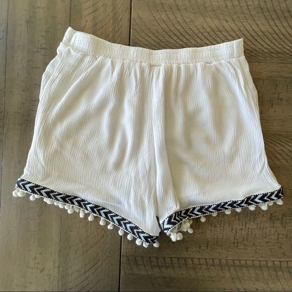 Cato Cream Gauze Shorts with Pom Pom Trim - Picture 12 of 12